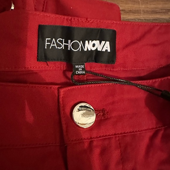 Fashion Nova Red Flare Leg Cargo Pants New With Tags Size XL - Picture 9 of 9